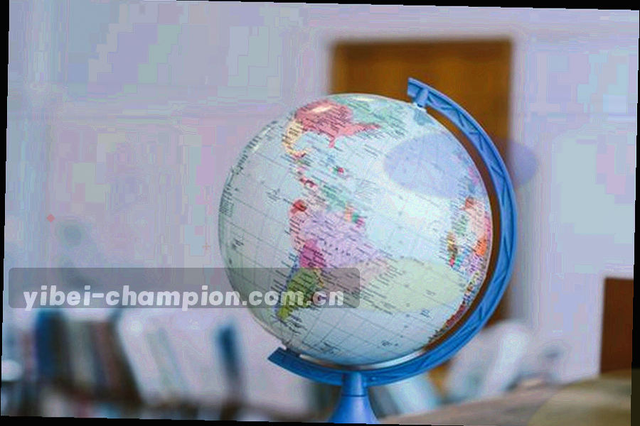 半透明面板中五个彩色联赛色块并排排列，下方一条进度条正在推进，整体偏冷色调